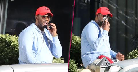 R. Kelly Relaxes With Cigar Amid Growing Sexual Abuse Claims