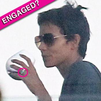 //halle berry ring maybe engaged olivier martinez_