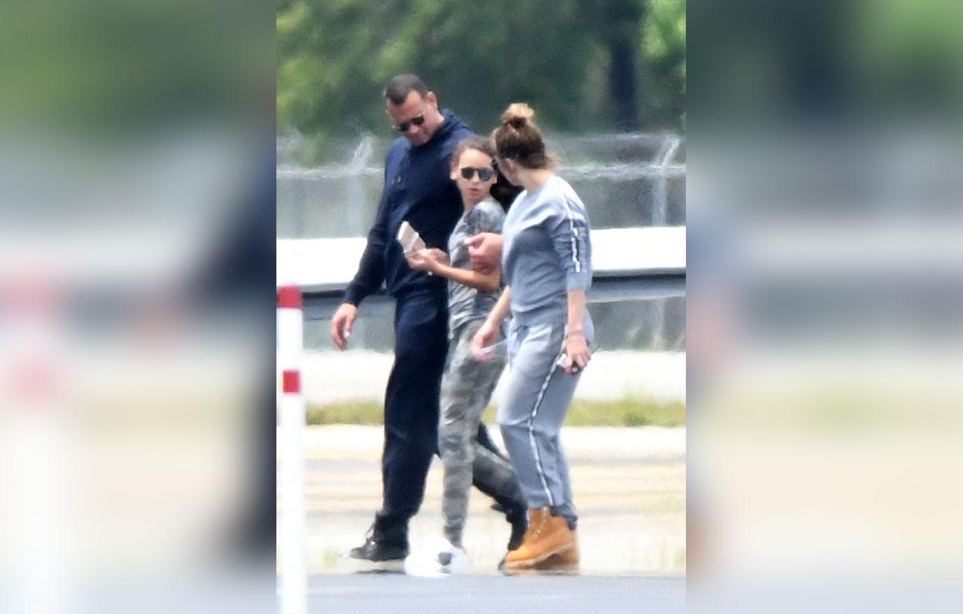 //alex rodriguez jennifer lopez together cheating scandal photos