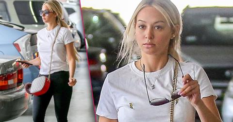 Corinne Olympios Clings To Mom Bachelor In Paradise Pics