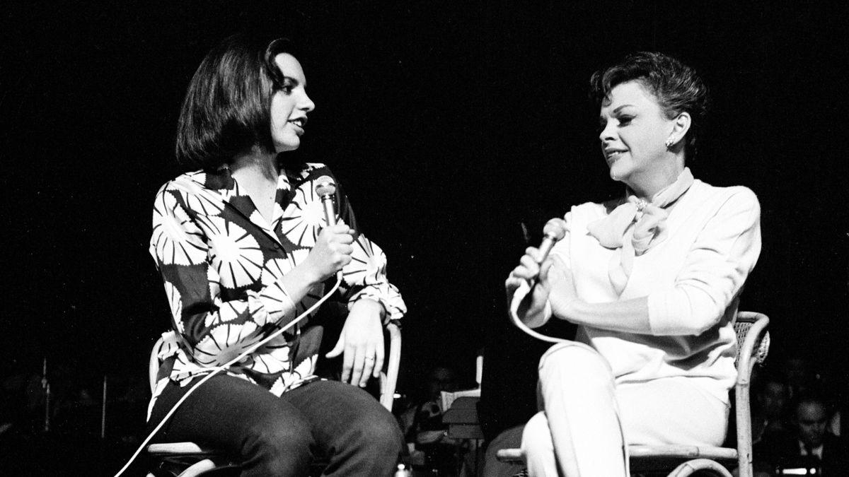 Liza Minnelli admitted she couldn't 'convince' others her childhood was 'happy.'