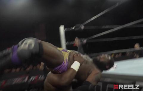 Major League Wrestlers Willie Mack & Calvin Tankman Go Toe To Toe