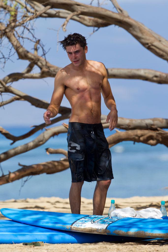 //Zac Efron Transformation Mens fitness