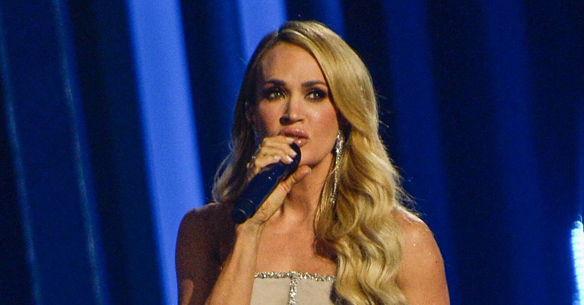 Carrie Underwood's Grammys red carpet look has fans mistaking her for J.Lo