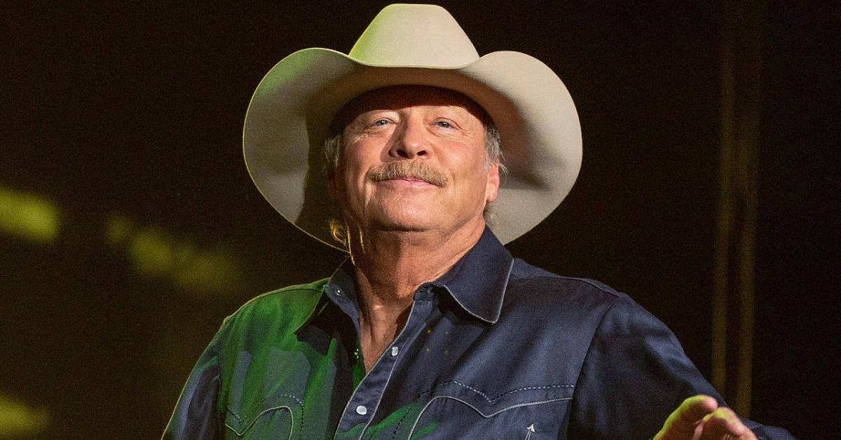 alan jackson crippled alan jackson quits touring final farewell nashville