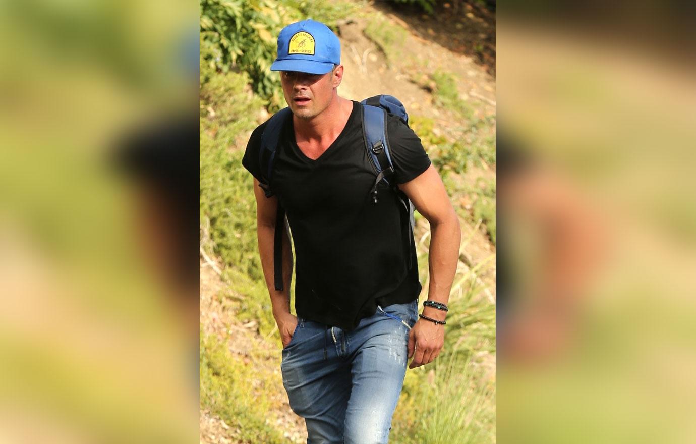 Josh Duhamel Hides After Fergie Split