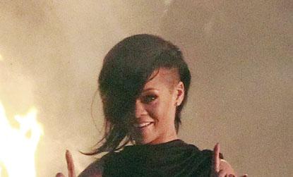 //pcn_rihanna_px_wide