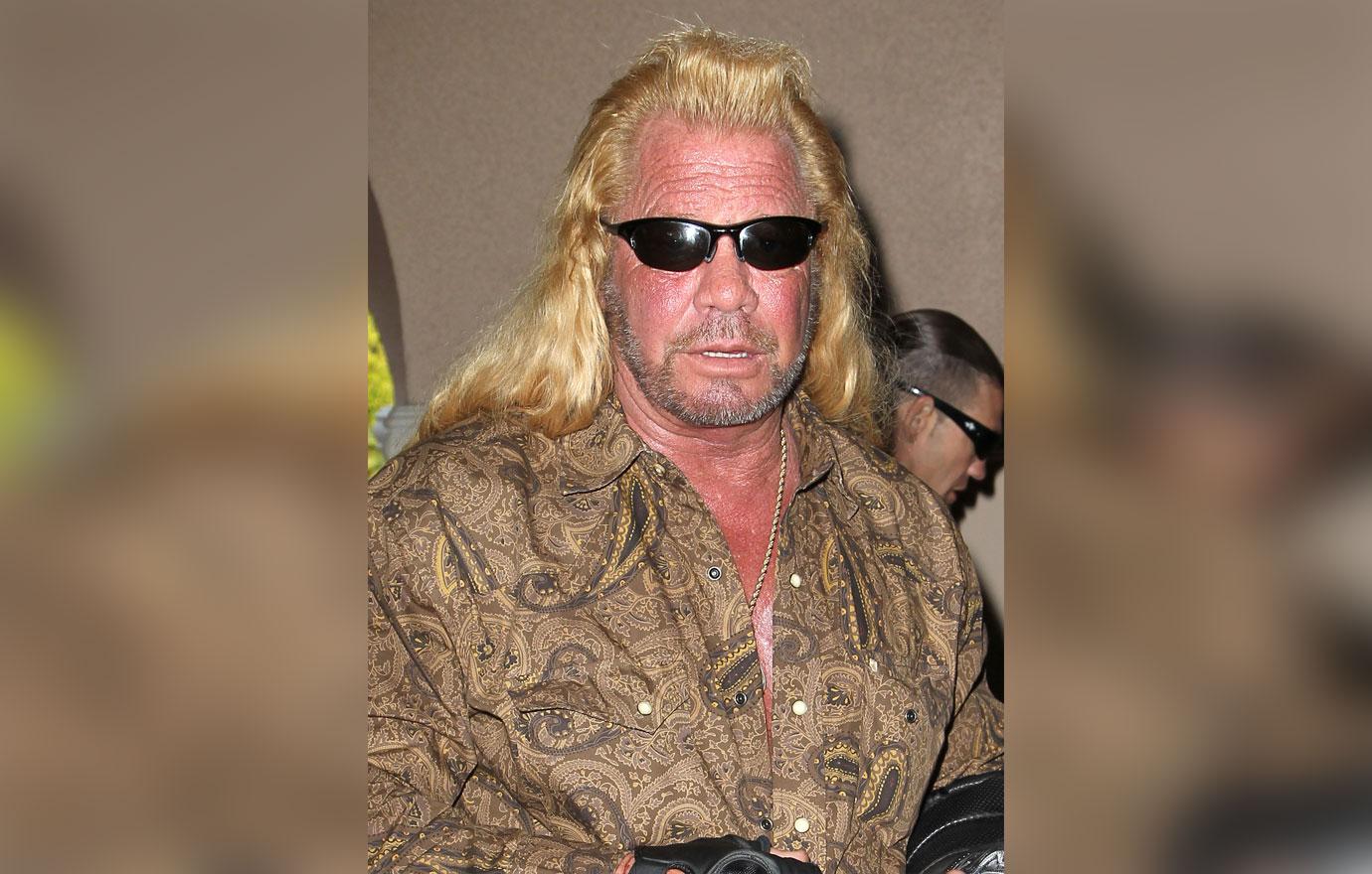 brian laundrie mom roberta calls  cops dog bounty hunter missing florida home