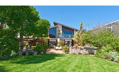 //goldie hawn kurt russell selling malibu x