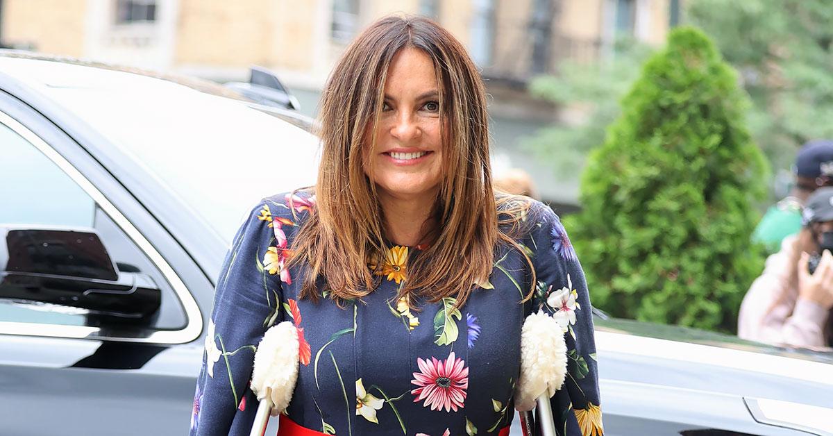 'Law & Order: SVU' Actress Mariska Hargitay Hobbles Back On Set With ...