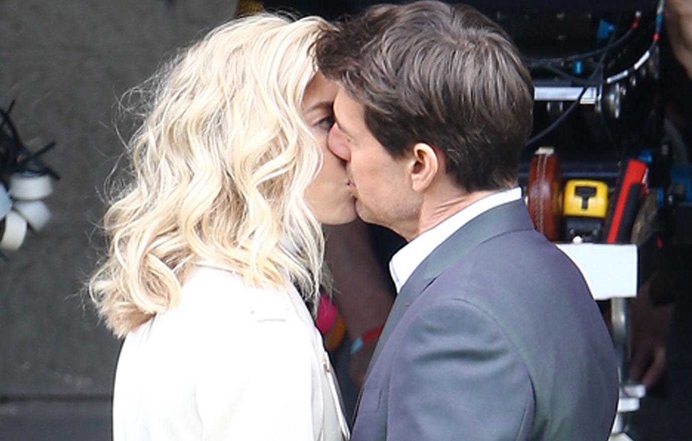 Tom Cruise Mission Impossible 6 Vanessa Kirby Kissing