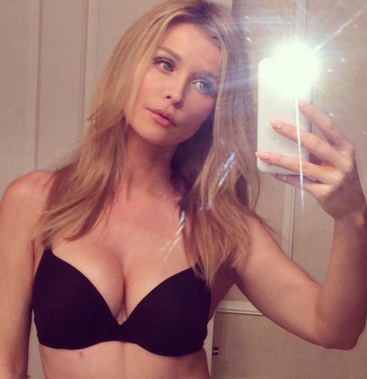 Nearly Naked More Sexy Revealing Celebrity Selfies Pics