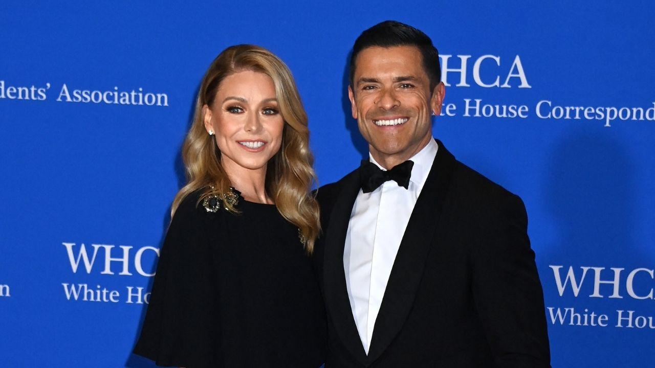 Photo of Kelly Ripa and Mark Consuelos