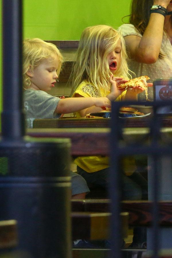 Jessica Simpsons Children Maxwell Johnson Ace Johnson Dinner