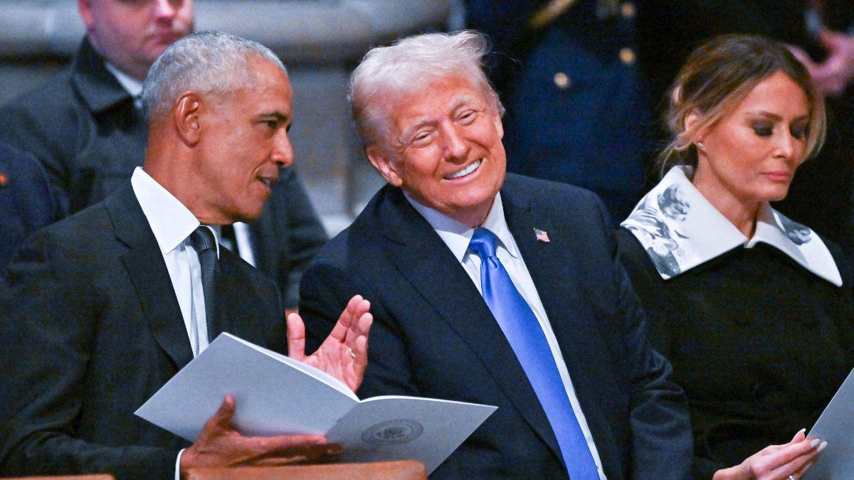 Barack Obama Brutally Mocks Donald Trump for Being 'Obsessed' With Him