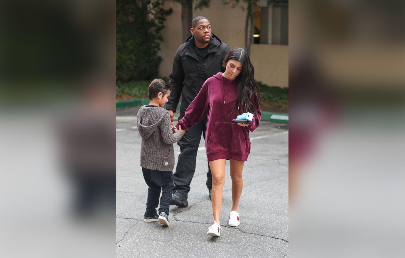 //kourtney kardashian braless no pants scott disick cheating