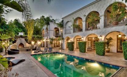 //hilary duff toluca lake home