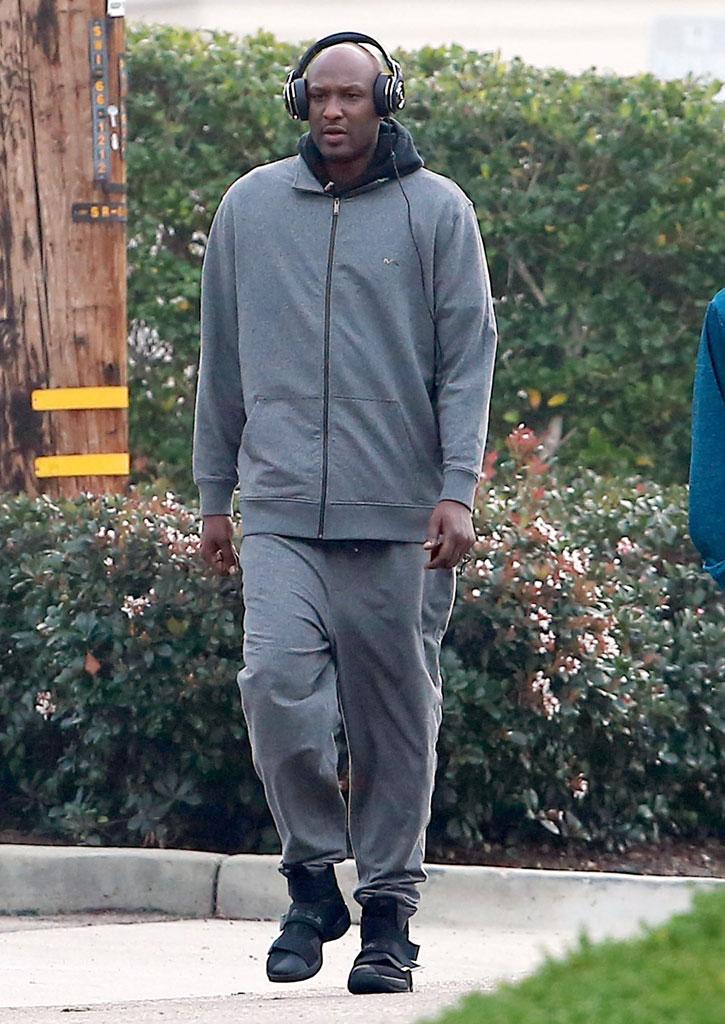 Lamar Odom Rehab Morning Stroll Tall