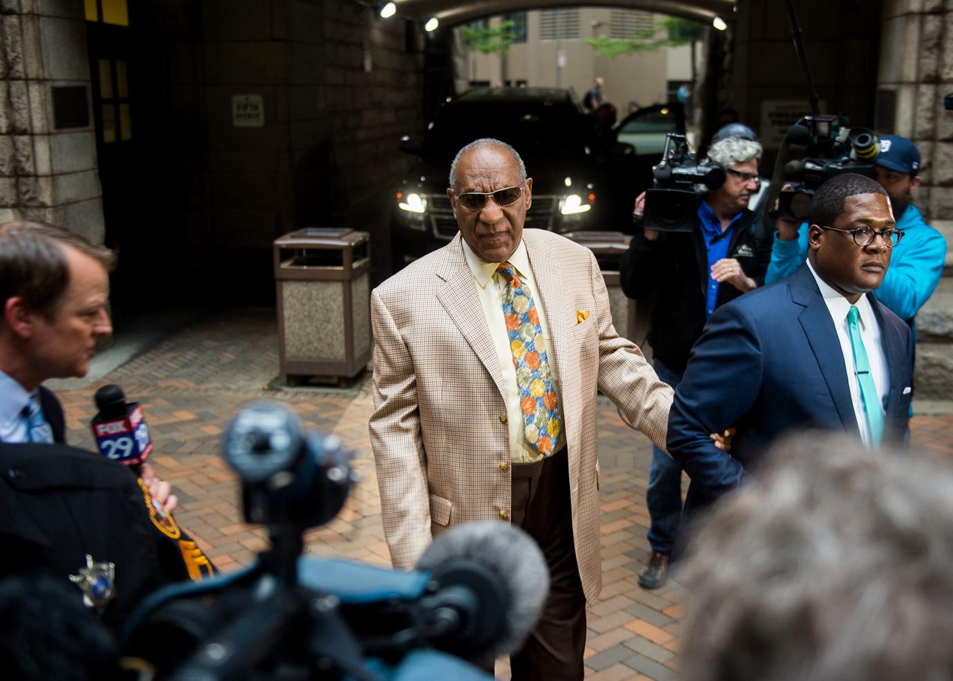 [PICS] Bill Cosby Blind Claims -- Accused Of Faking It