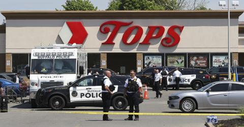 911 Operator Suspended After Hanging Up On Buffalo Supermarket Worker