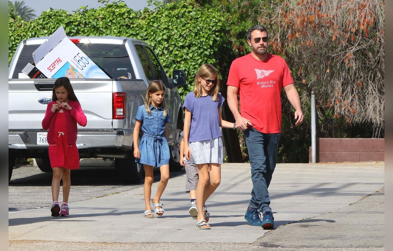 Ben Affleck Jennifer Garner Take Kids To Church During Divorce