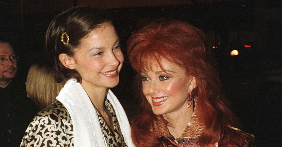 ashley judd doesnt blame mom for suicide