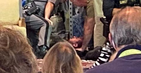 salmon rushdie stabbed neck literary event airlifted hospitaljpg