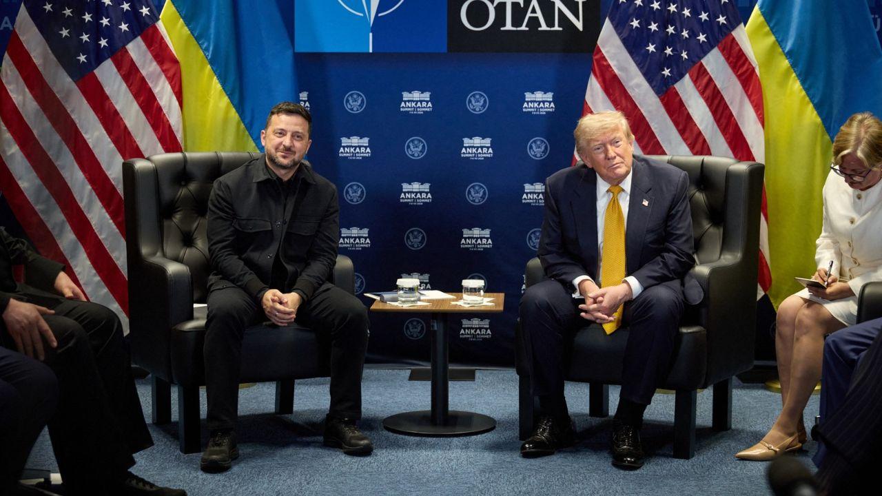 Photo of Donald Trump and Volodymyr Zelenskyy