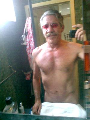 //geraldo shirt off