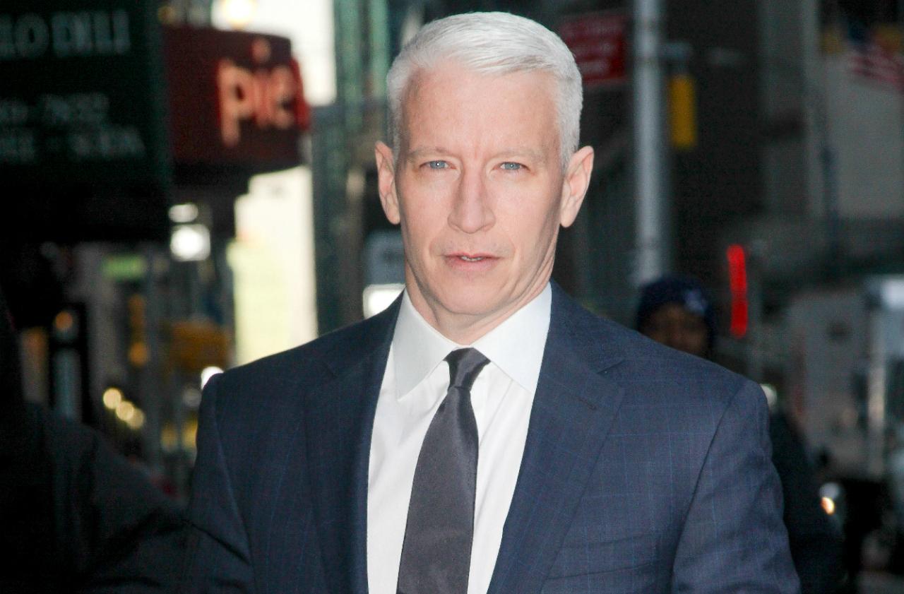 //anderson cooper gay resize cropped