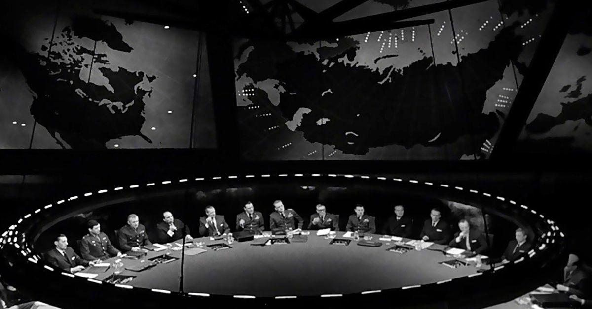 donald trump hand bruise iran war room dr strangelove world war