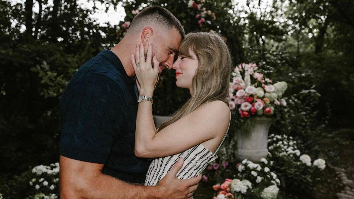 Photo of Travis Kelce and Taylor Swift
