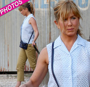 //jennifer aniston set movie pcn