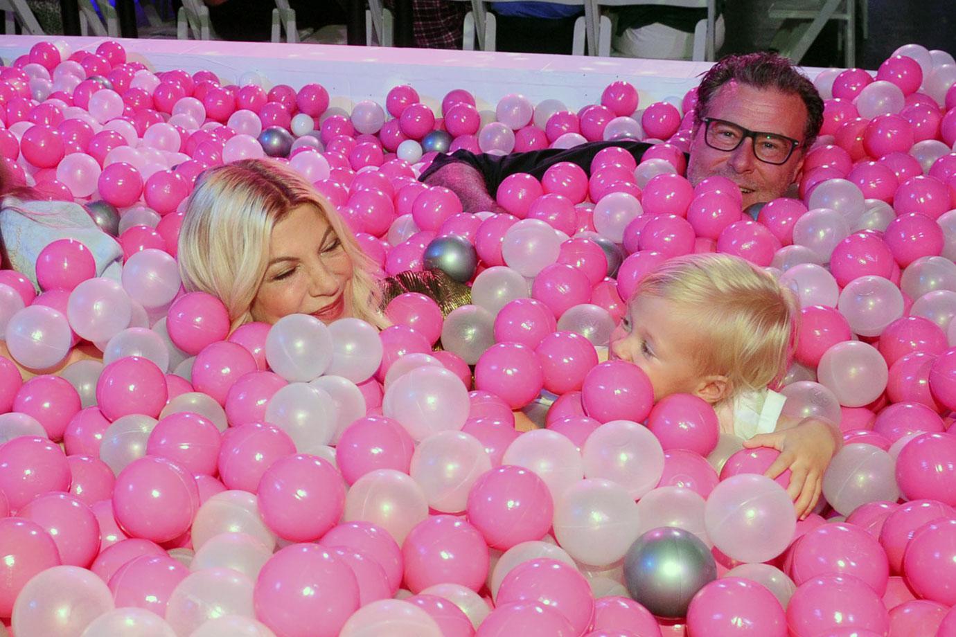 Drowning In Debt? Tori, Dean & Kids Sink In Pink Plastic Balls Amid Money Woes-