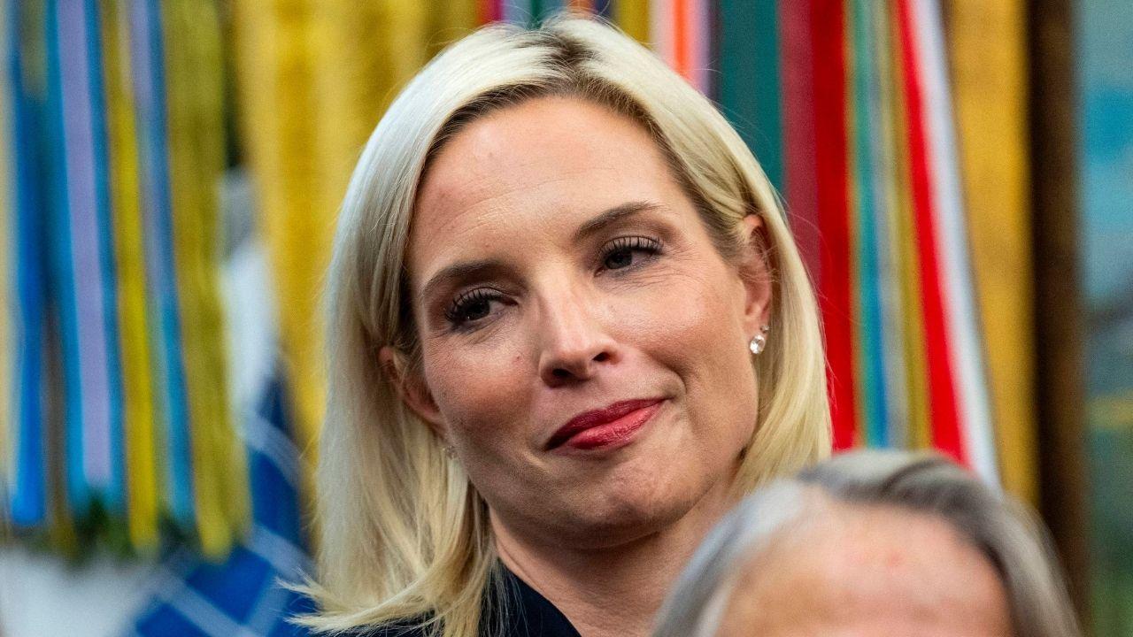Photo of Representative Ashley Hinson
