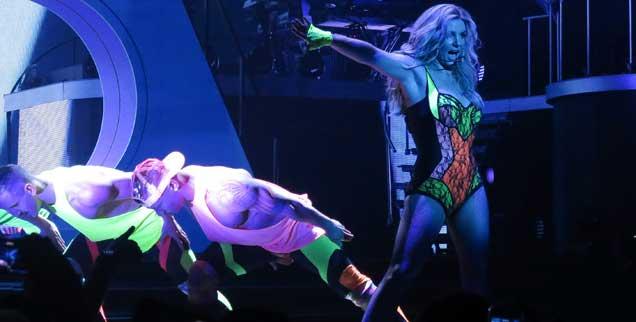 //costume changes celebs britney spears opening las vegas show