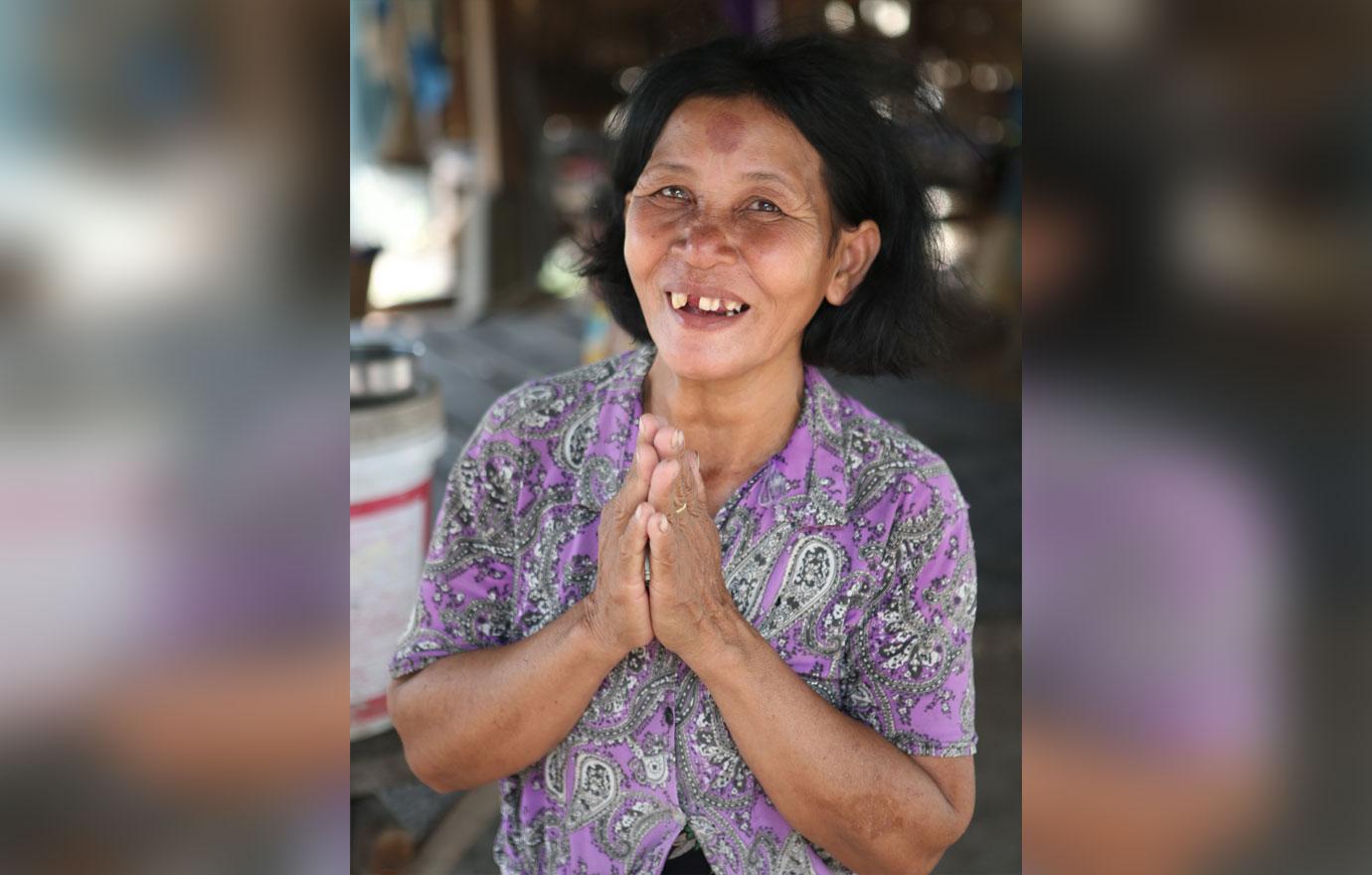 //angelina jolie cambodia film set problems