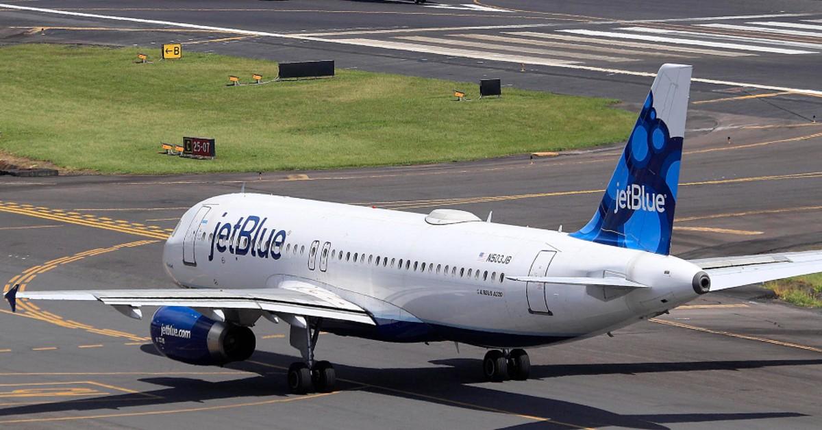 jetblue planes collide tarmac