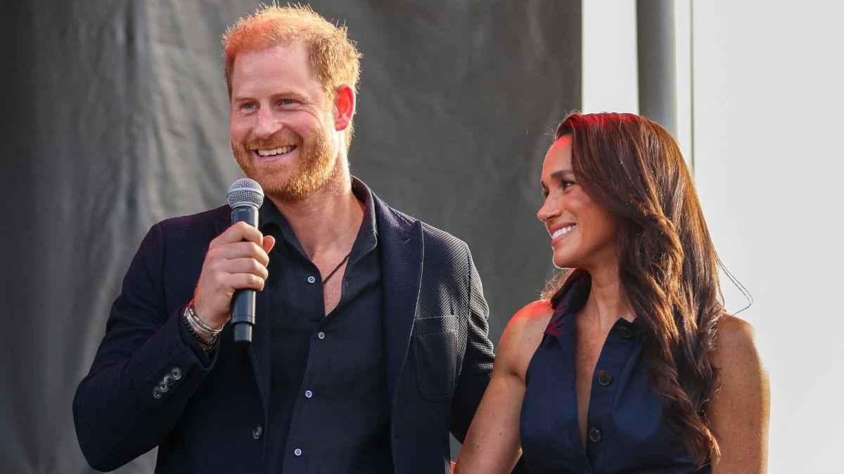 Image of The posts tie into the viral 2016 throwback trend sweeping social media.