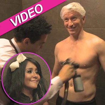 //anderson cooper snooki fistpump