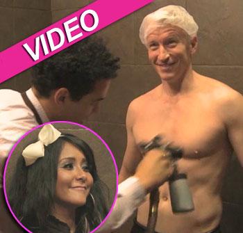 //anderson cooper snooki fistpump