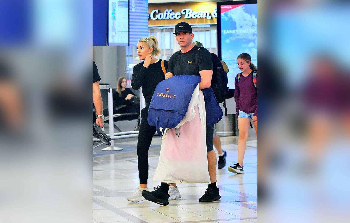 Tarek El Moussa And His New Girlfriend Cozy Up In LAX Airport