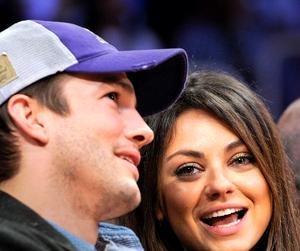 //ashton kutcher mila kunis girl pregnant expecting