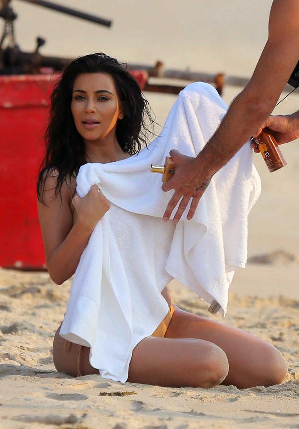 //kim kardashian bikini shoot