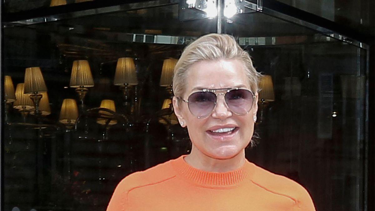 Yolanda Hadid urged Glanville to remove her implants as she battled a mysterious illness following 'The Real Housewives Ultimate Girls Trip.'