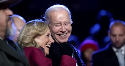 jill biden interrupted pro palestinian protesters during speech tucson