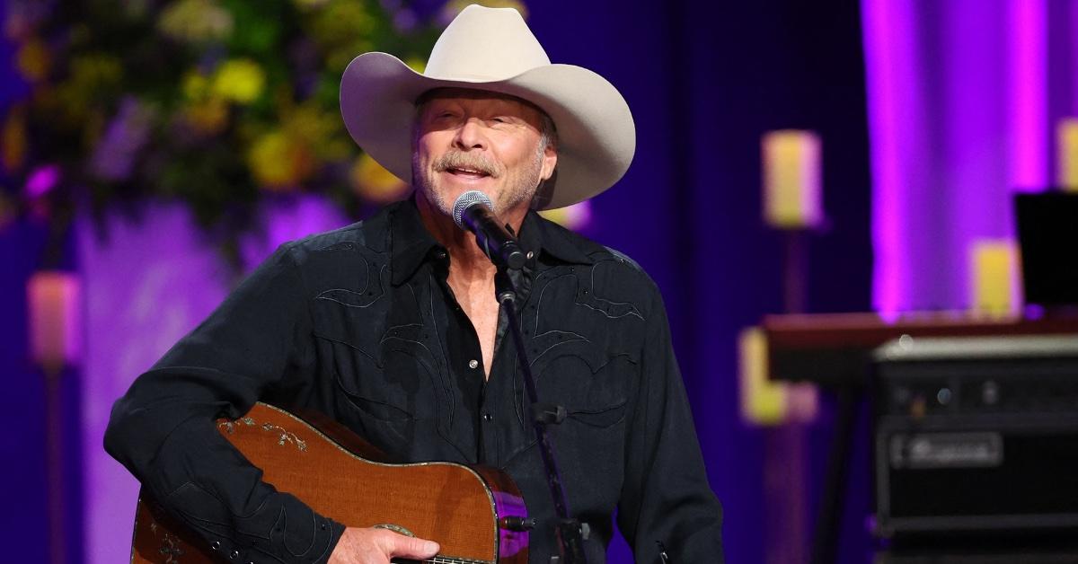 Country Superstar Alan Jackson Announces 2022 Tour