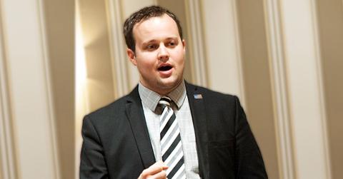 Josh Duggar Punishment After Molestation Scandal looking upset