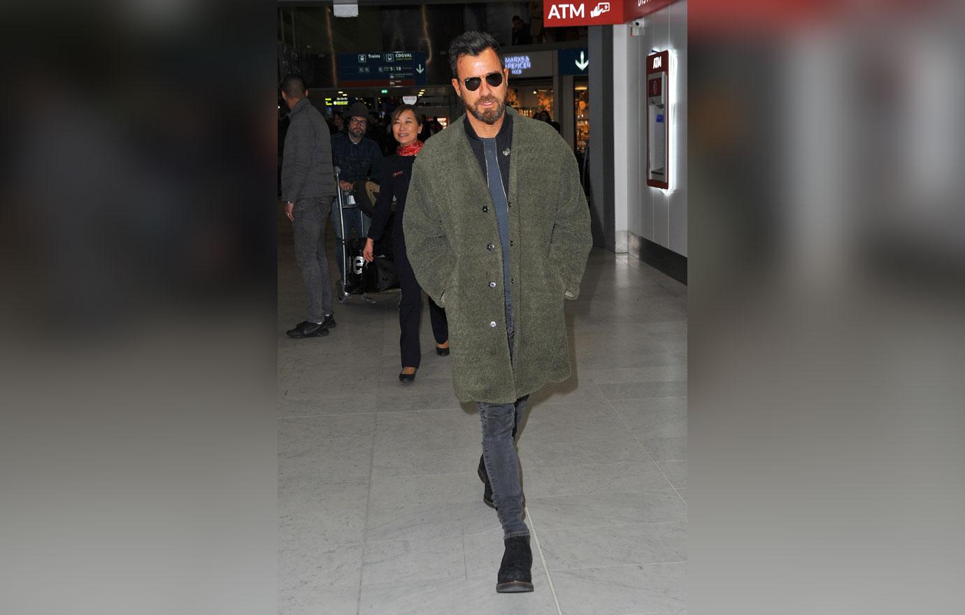 Justin Theroux Returns Back to NYC After Trip to Paris!, Justin Theroux