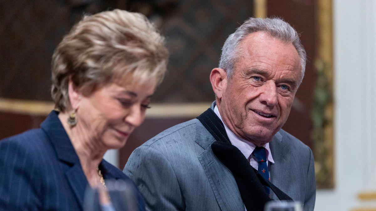 Photo of Robert F. Kennedy Jr, Linda McMahon